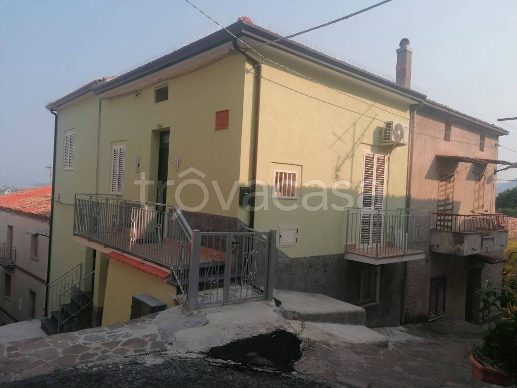 Appartamento in in vendita da privato a Santa Maria del Cedro via La Scalea, 2