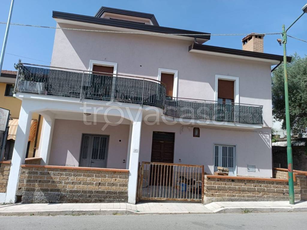 Appartamento in vendita a Sant'Angelo a Cupolo via Giacomo Leopardi, 65