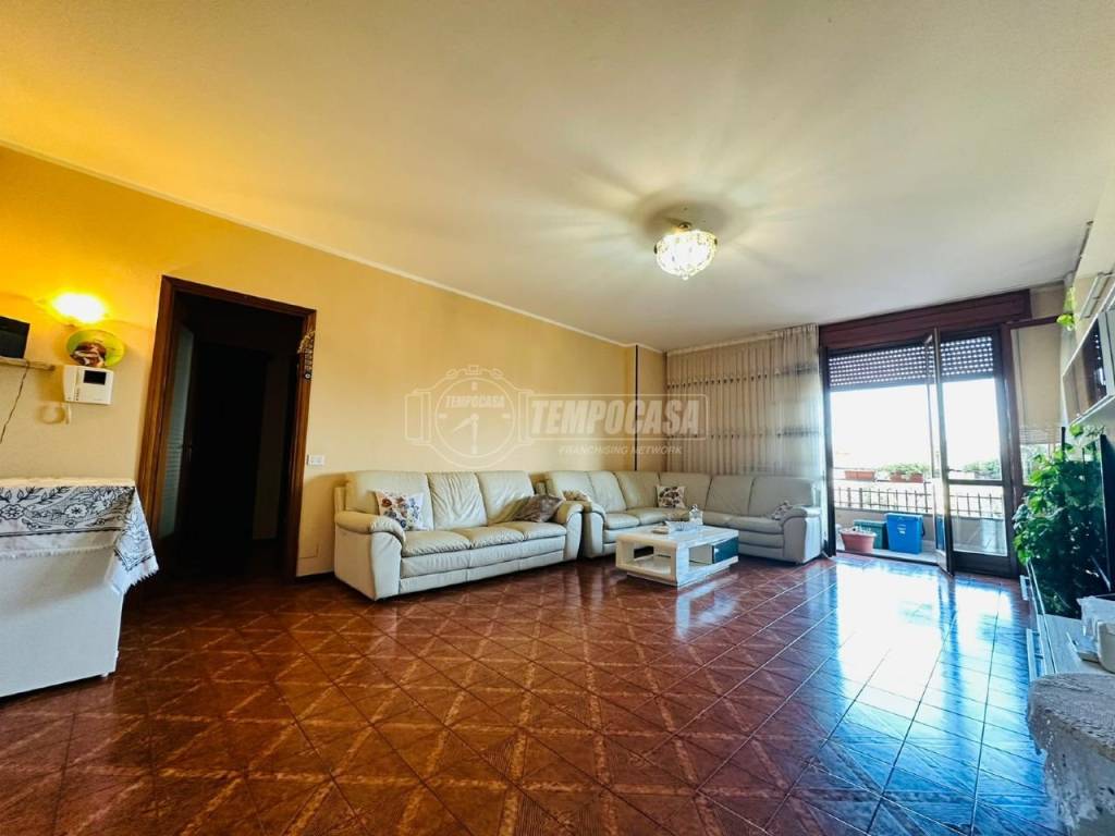 Appartamento in vendita a Villa Guardia via Vittorio Veneto 12