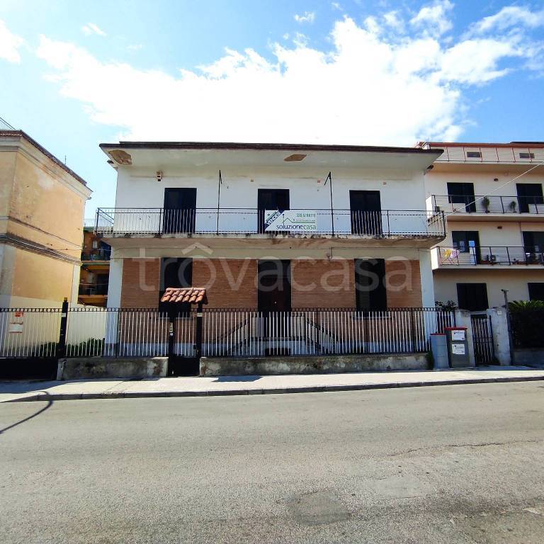 Casa Indipendente in vendita a Caserta via Tescione Gennaro, 205