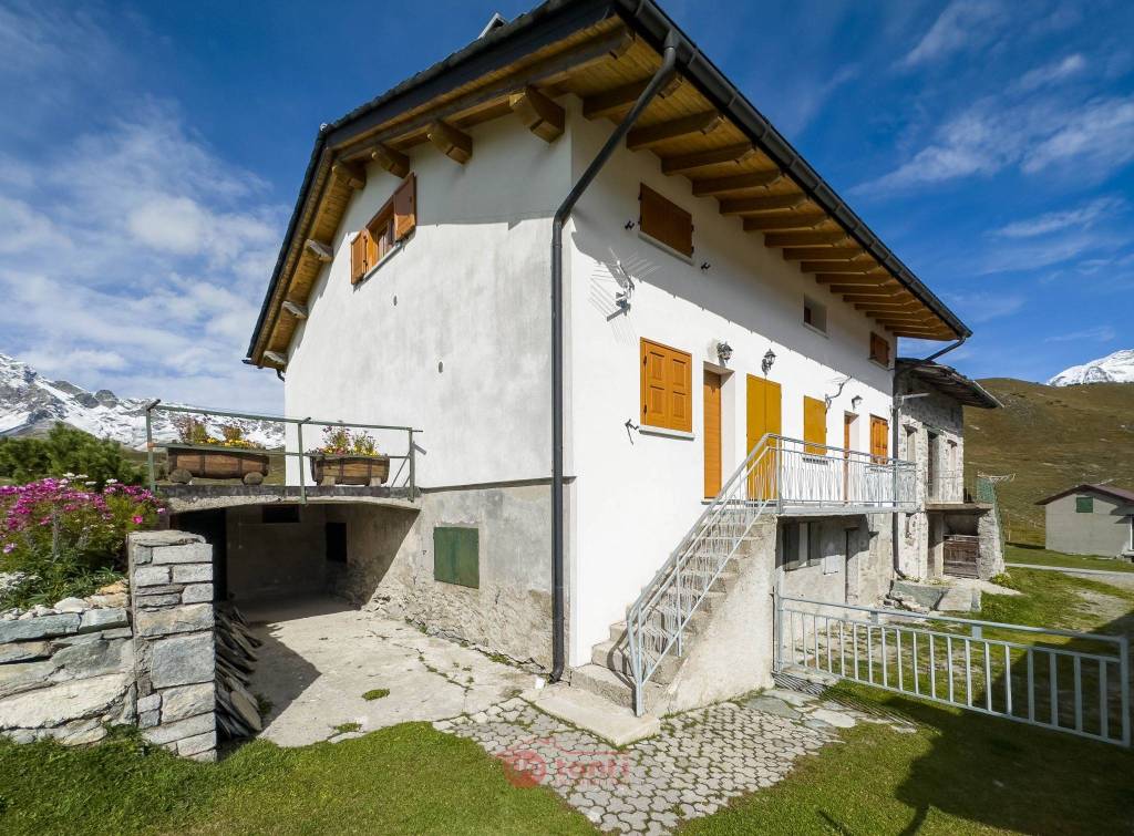 Casa Indipendente in vendita a Madesimo località Andossi