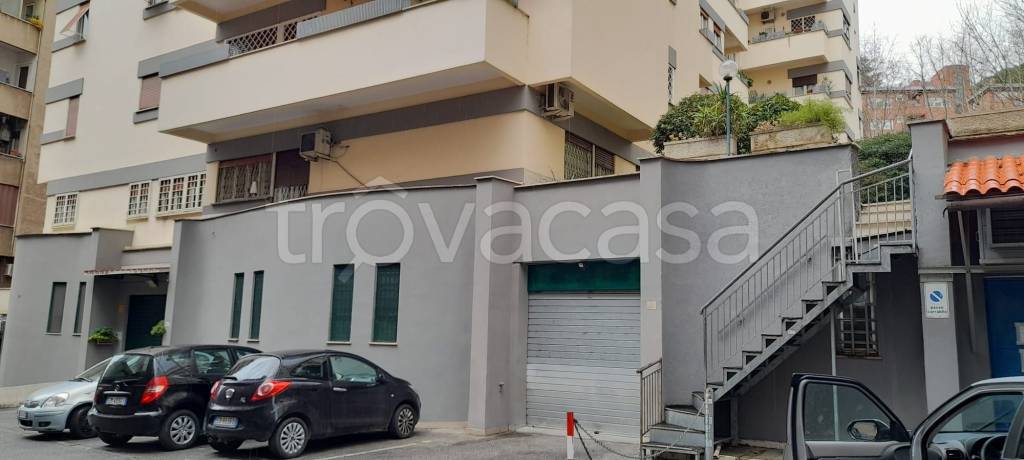 Garage in vendita a Roma via dei Prati Fiscali, 279