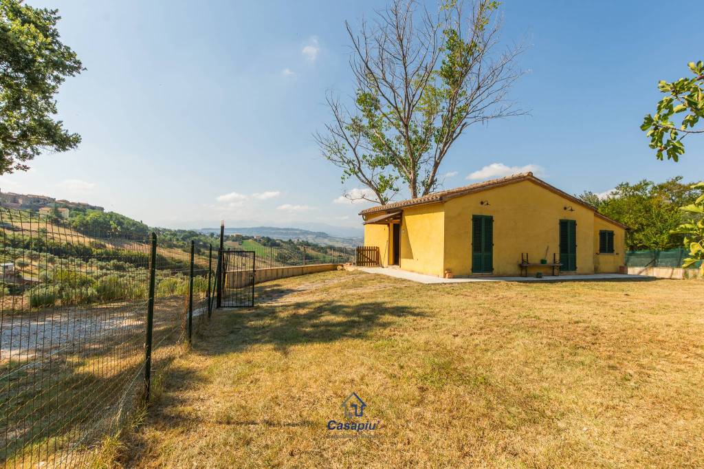 Villa in vendita a Colmurano contrada Cete