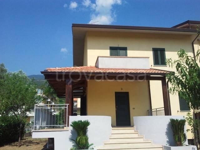 Villa a Schiera in in vendita da privato a Fuscaldo strada Statale Tirrena Inferiore, 1