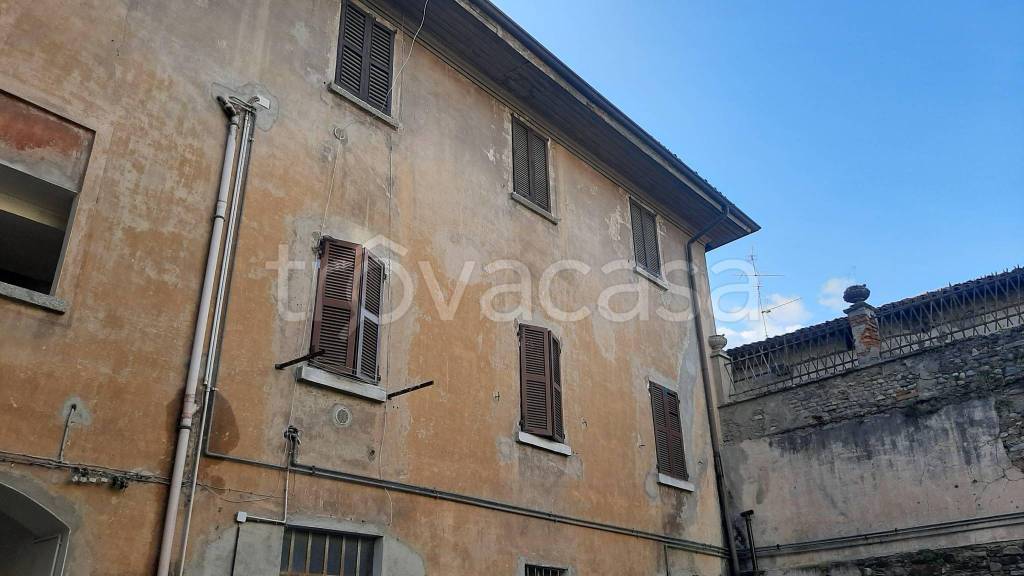 Appartamento in vendita a Valgreghentino piazza Roma