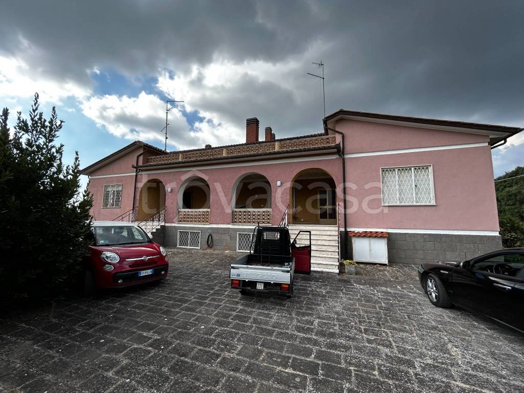 Villa Bifamiliare in vendita a Vetralla