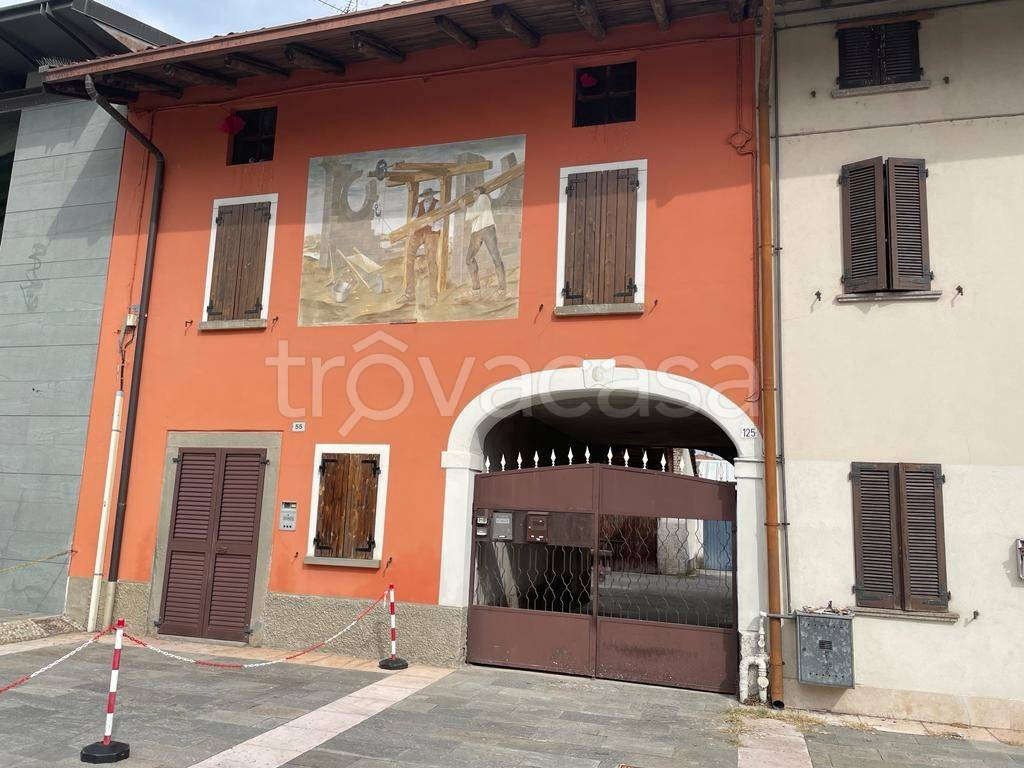 Appartamento in vendita a Calcio via Papa Giovanni XXIII