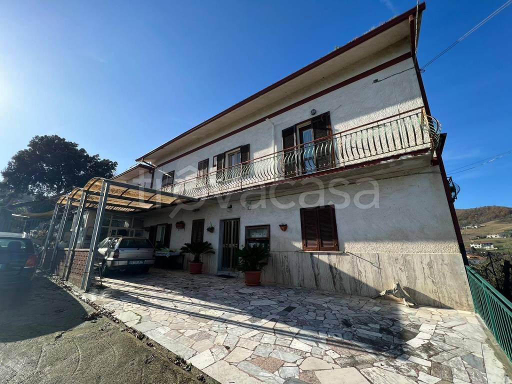 Villa Bifamiliare in vendita a Benevento contrada Pino