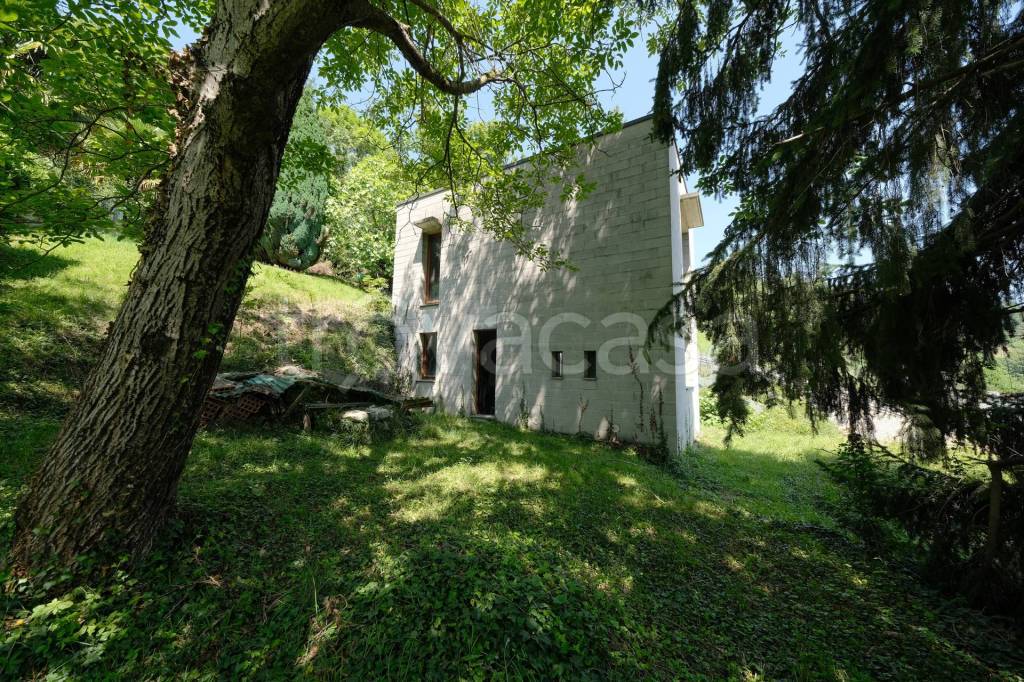 Villa in vendita ad Alzano Lombardo via Lacca, 35