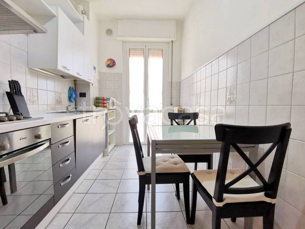 Appartamento in vendita a Cologno Monzese viale Lombardia, 23