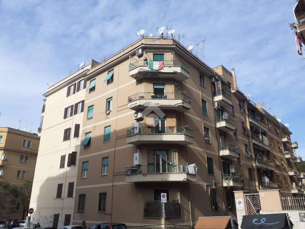 Appartamento in vendita a Roma via delle Robinie, 23