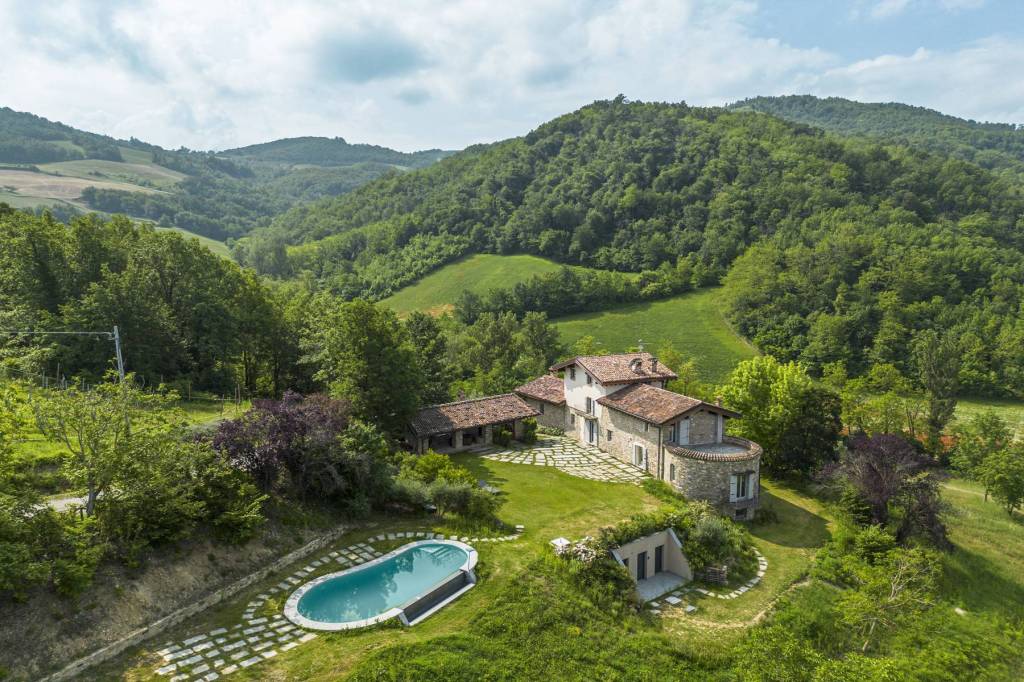 Villa in vendita a Piozzano località Colombari