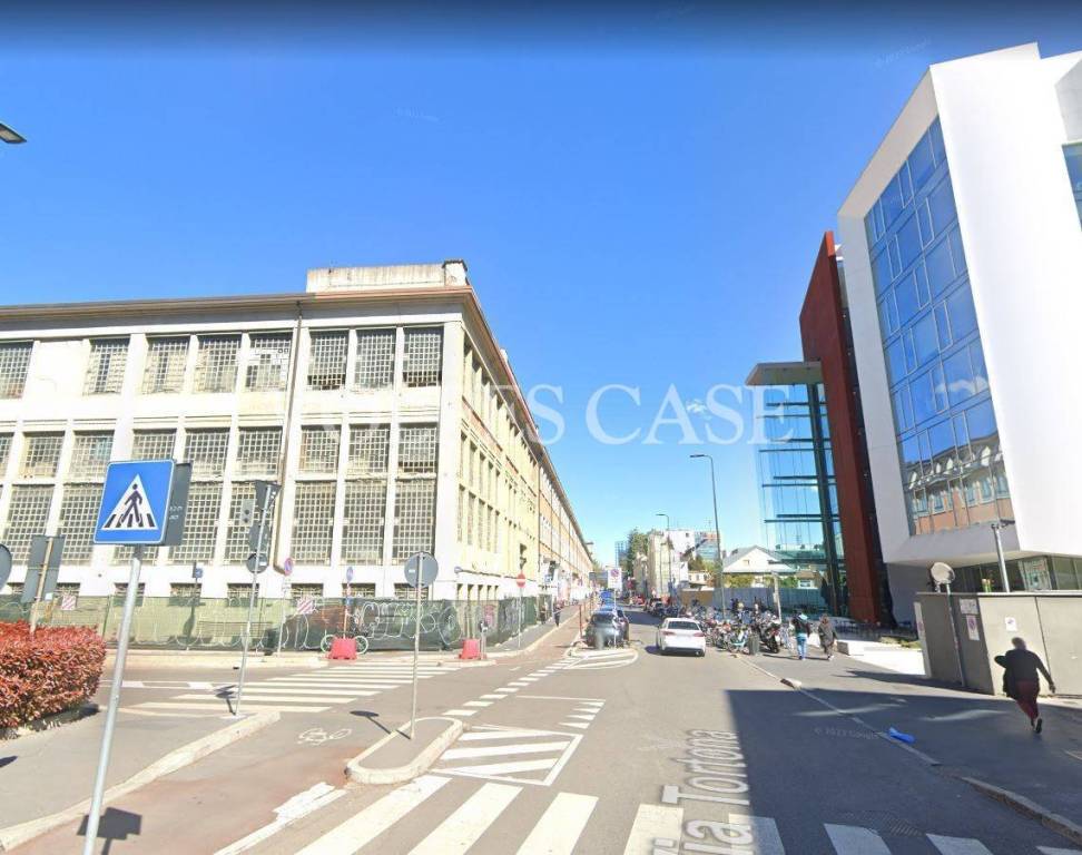 Appartamento in vendita a Milano via Tortona