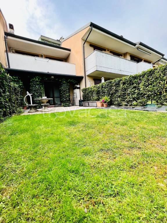 Villa a Schiera in vendita a Garbagnate Milanese