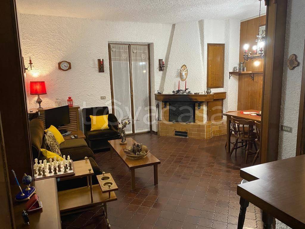 Appartamento in in vendita da privato a Piazzatorre via Monte Secco, 29