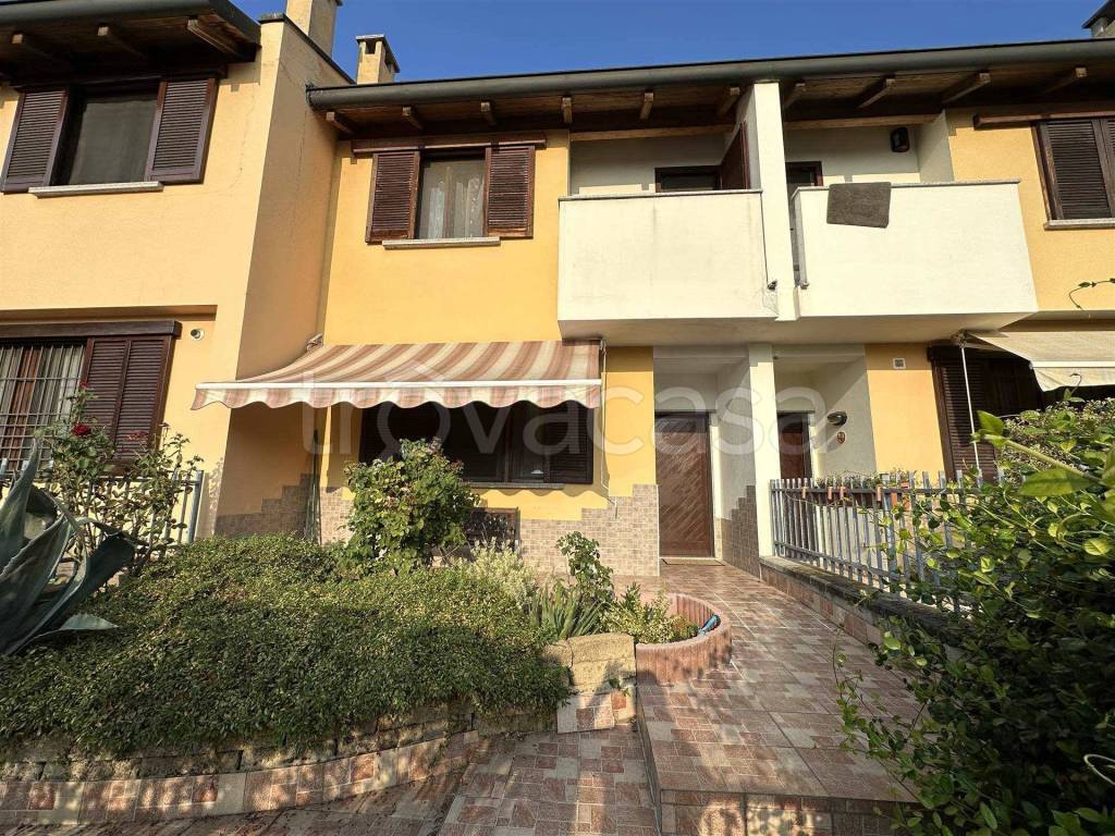 Villa a Schiera in vendita a Sant'Angelo Lodigiano via dei Fiodalisi