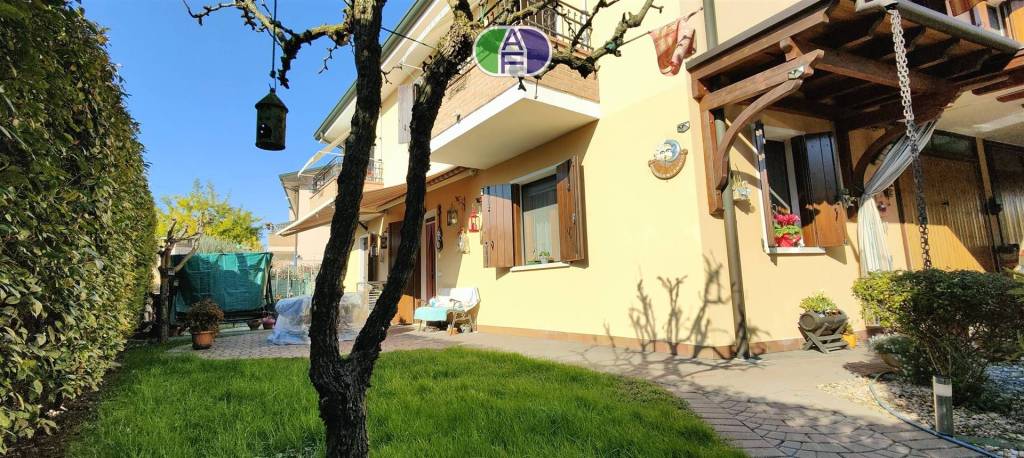 Villa a Schiera in vendita a Mira via Bassa Gambarare, 40