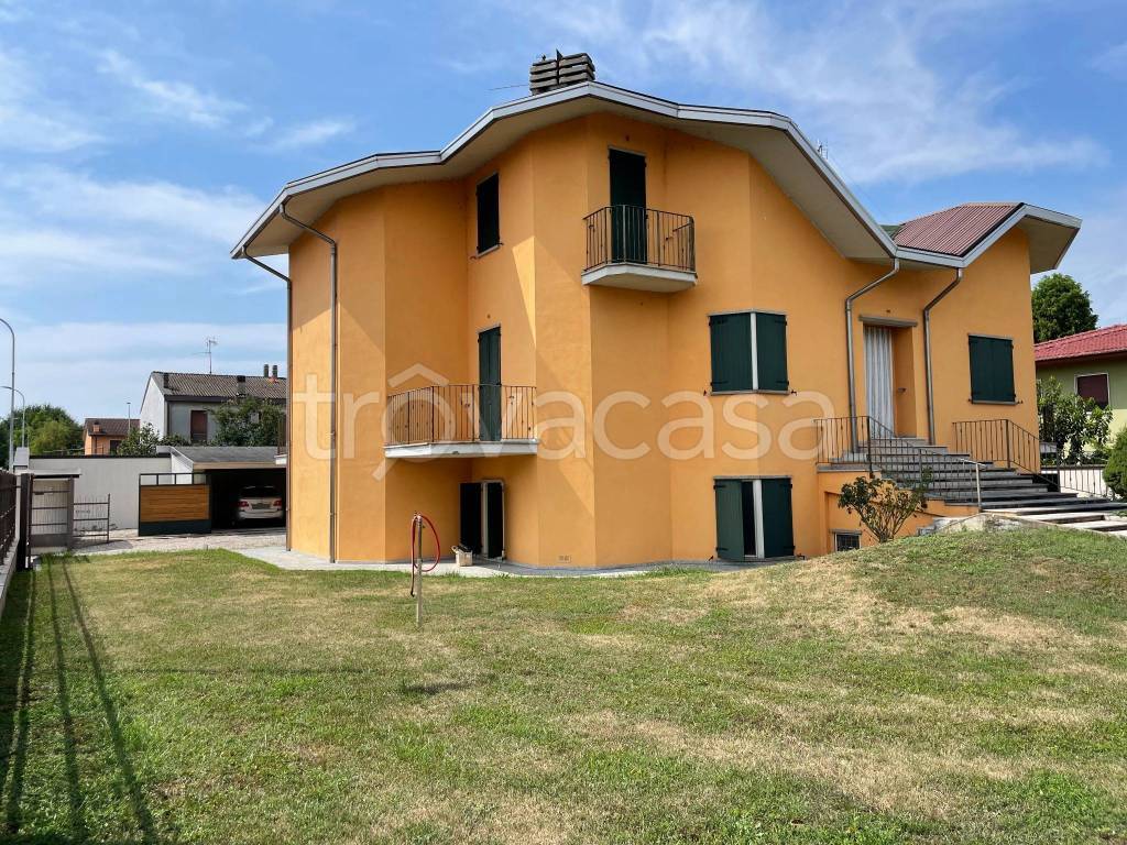 Villa in vendita a Pieve San Giacomo viale Giacomo Matteotti