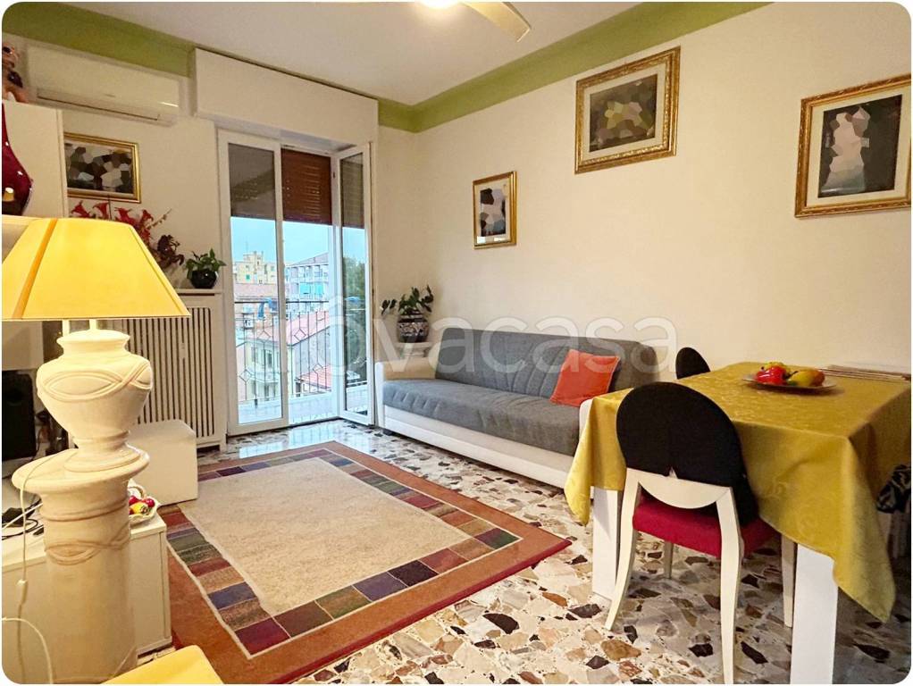 Appartamento in vendita a Baranzate via Gorizia, 85