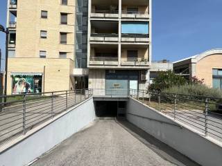 Garage in affitto a pescara piazza salvador allende, 20