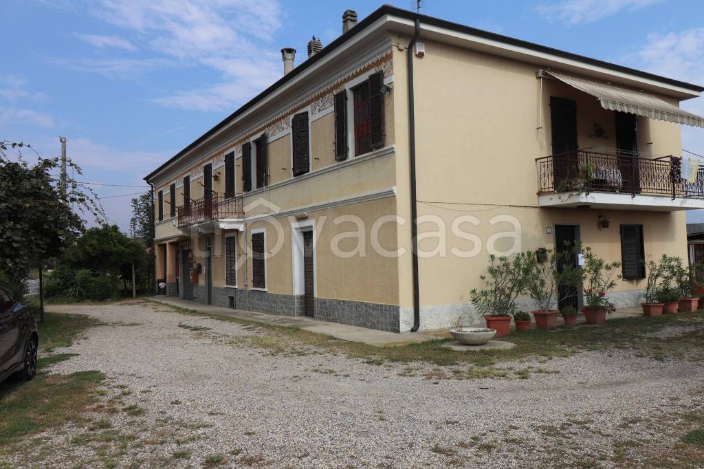 Casale in vendita a Moncalieri strada Bauducchi, 51