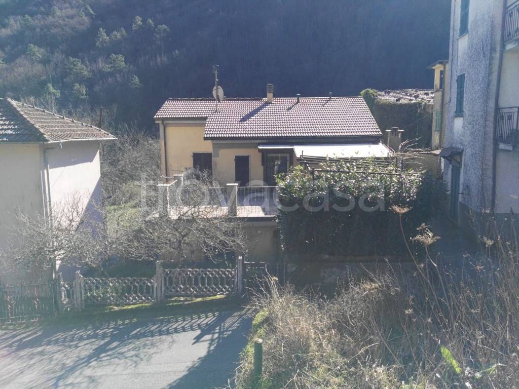 Villa in vendita a Riccò del Golfo di Spezia via Maestra