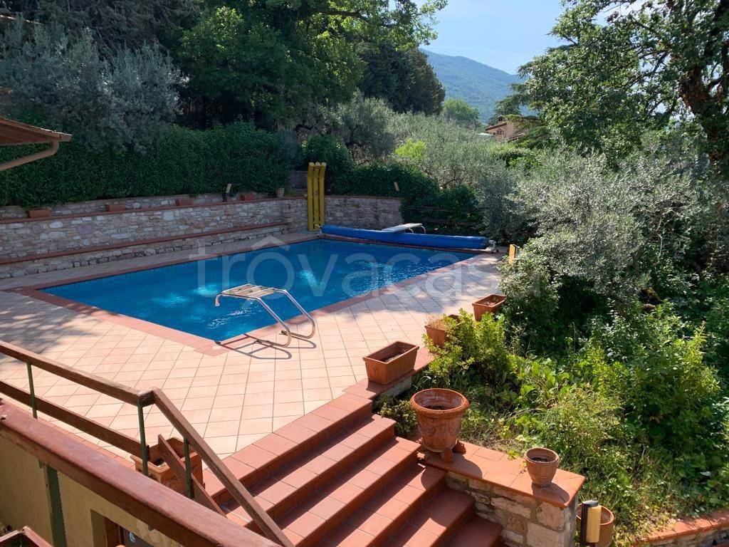 casa indipendente in vendita ad Assisi in zona Santa Maria degli Angeli