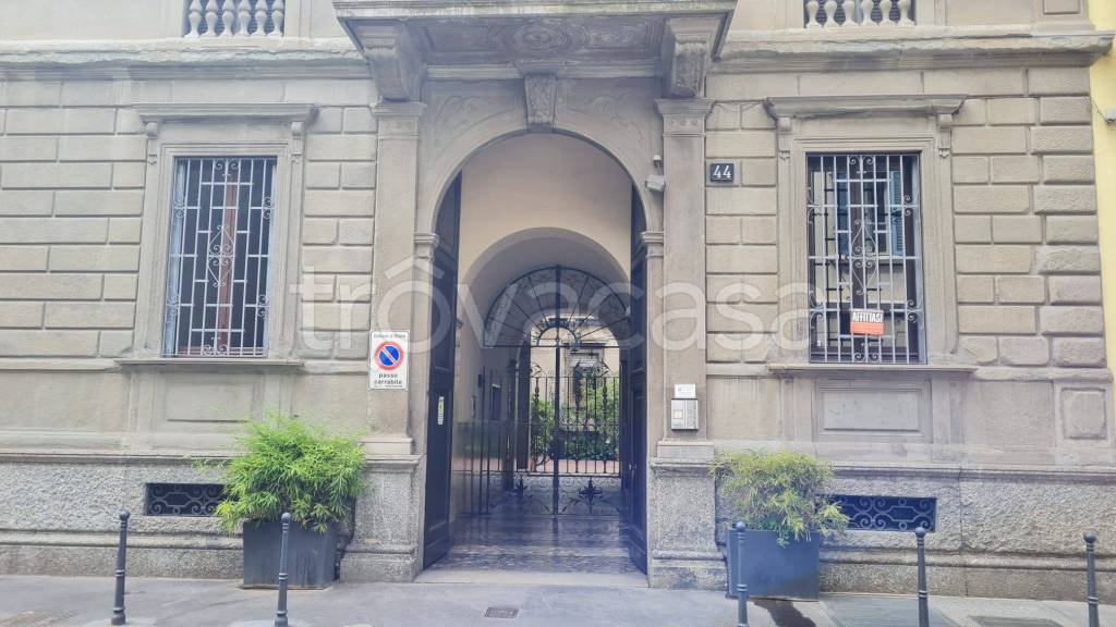 Appartamento in affitto a Milano via Filippo Corridoni, 44