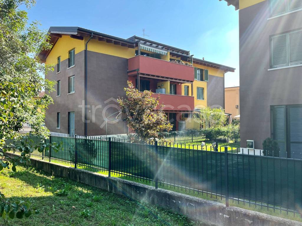Appartamento in vendita a Bernareggio via Brianza, 20