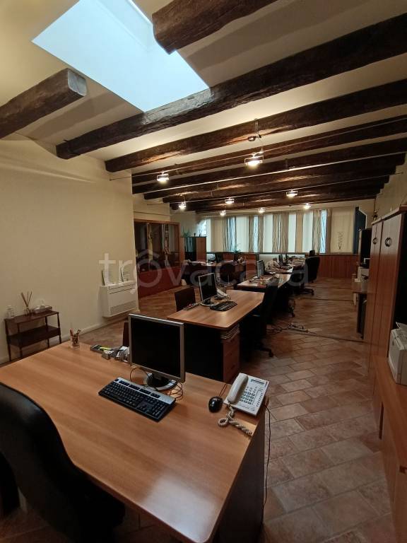 Ufficio in in vendita da privato a Camisano Vicentino via Vicenza, 50