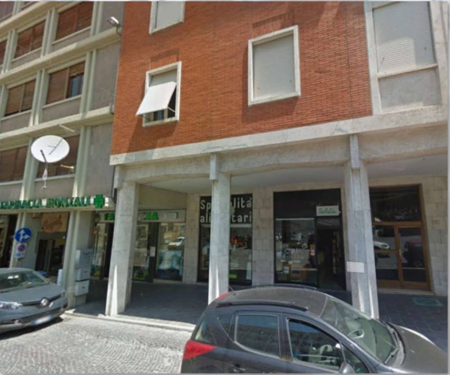 Negozio in vendita a Fabriano via Miliani 5-6 sub 10