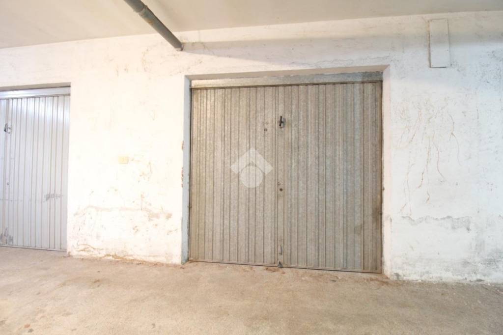 Garage in vendita a Montesilvano via andrea costa, 5