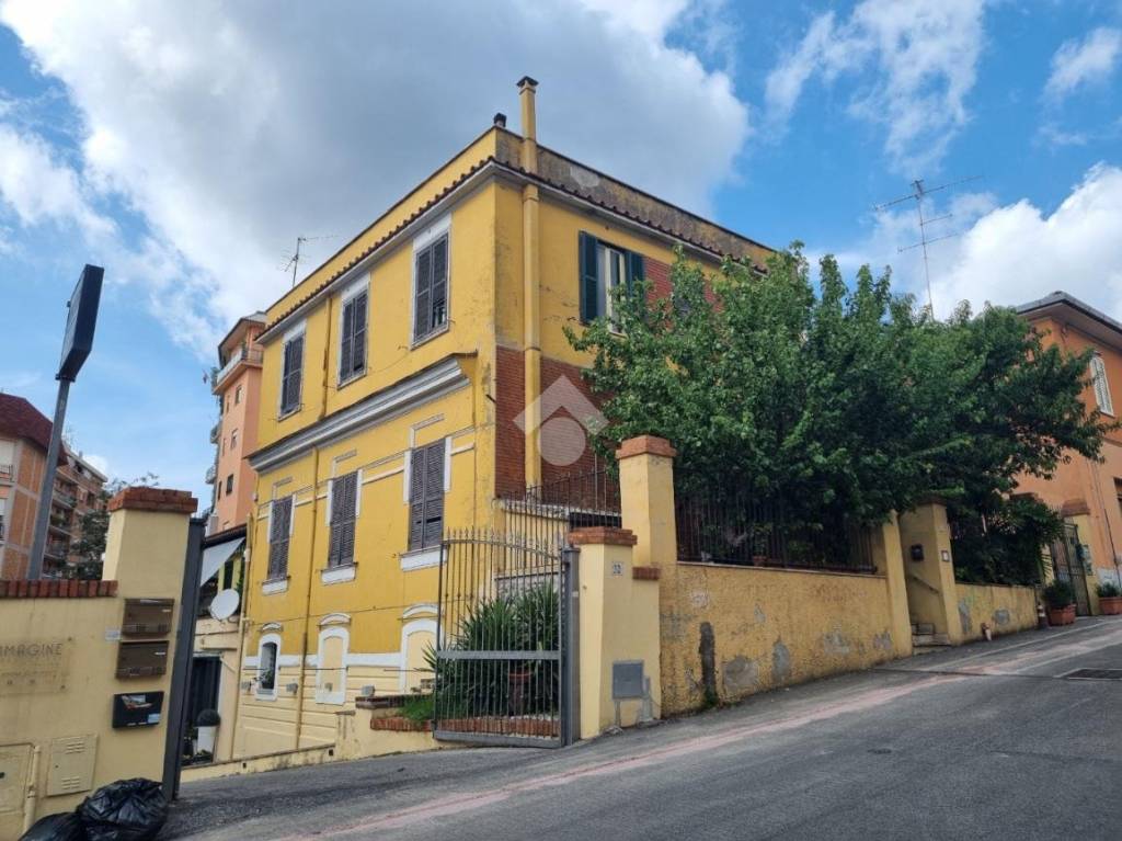 Villa in vendita a Genzano di Roma via Ercole Imbastari, 30