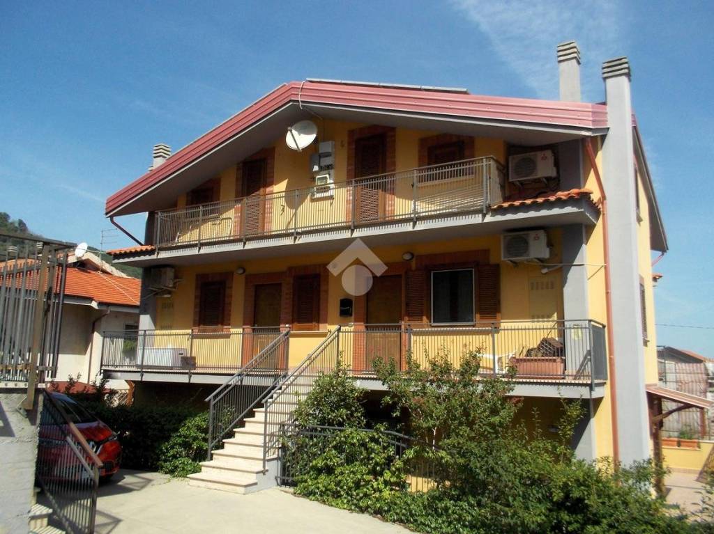 Appartamento in vendita a Marano Marchesato via Guanni