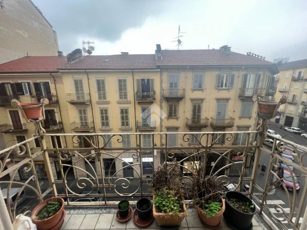 Appartamento in vendita a Torino via vigone