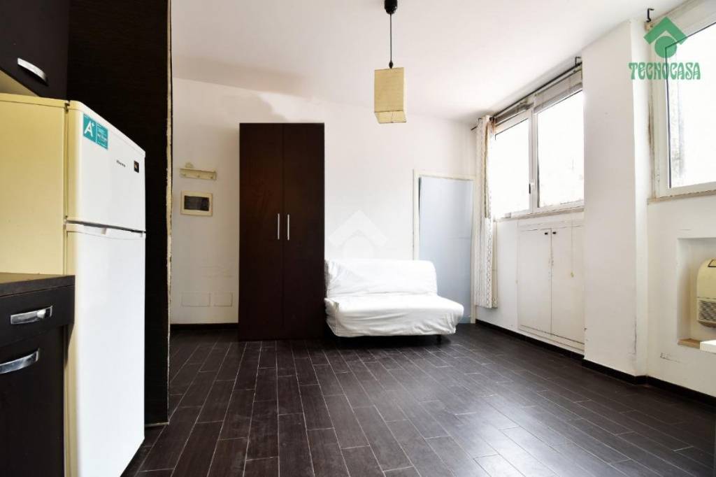 Appartamento in vendita a Roma via al quarto miglio, 114