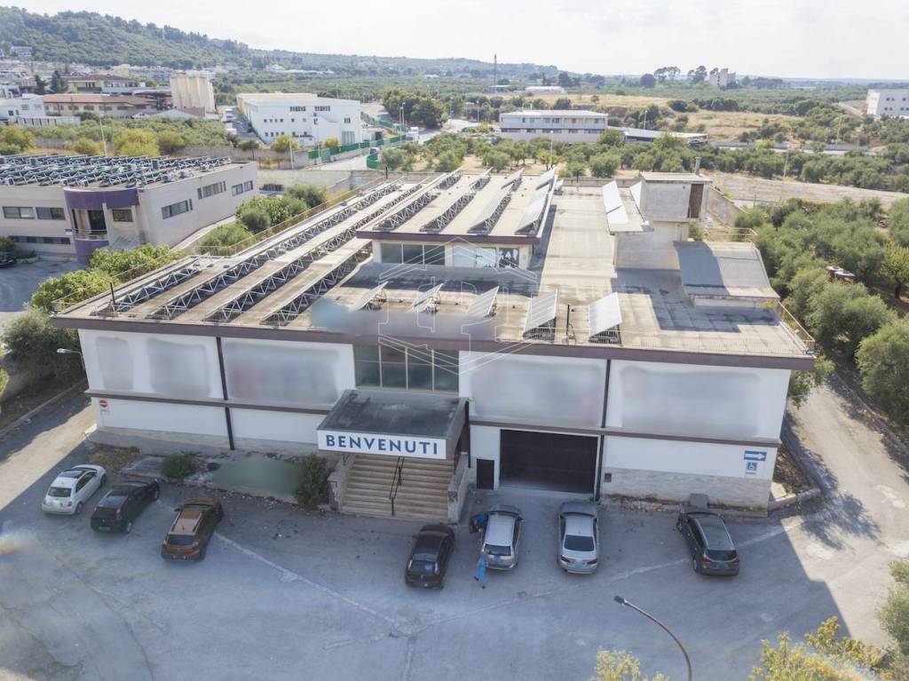 Capannone Industriale in vendita a Cassano delle Murge via Grumo snc