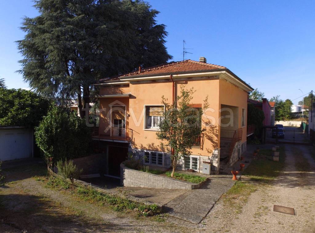 Villa in vendita a Gallarate via Niccolò Paganini, 22