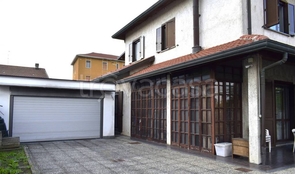 Villa in vendita a Vigevano via San Giovanni, 49