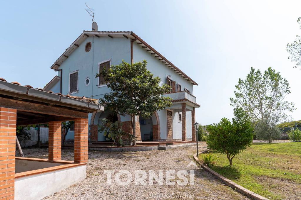 Villa Bifamiliare in vendita a Terracina via San Felice Circeo