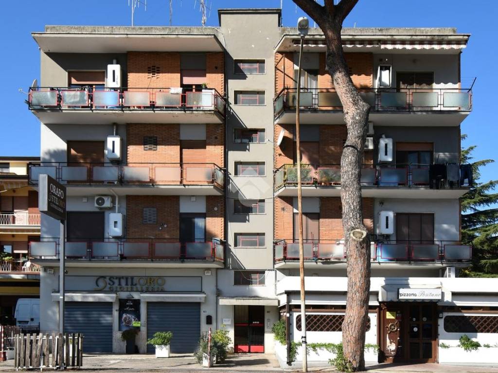 Appartamento in vendita a Latina viale della Stazione, 167