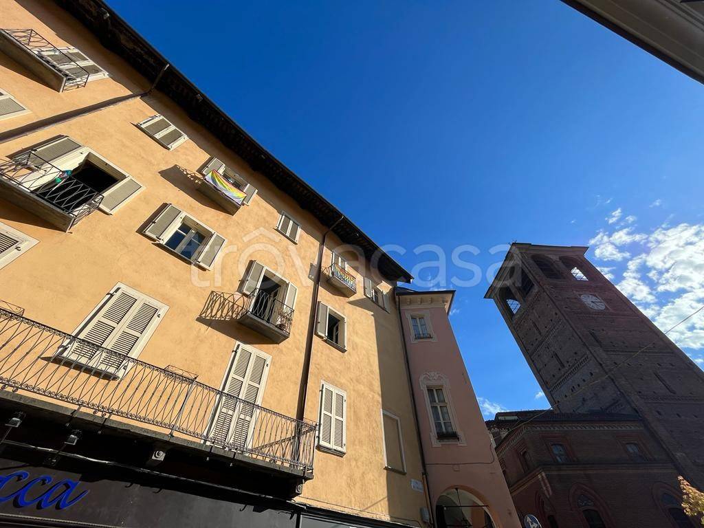 Appartamento in vendita a Pinerolo via del Duomo, 39