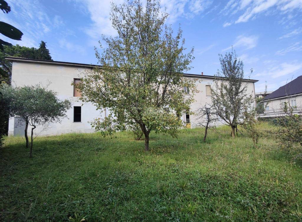 Villa in vendita a Seveso via Marziali
