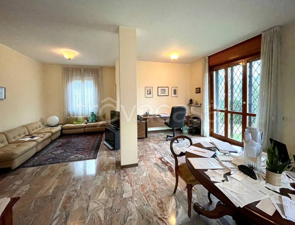 Appartamento in vendita ad Alzano Lombardo via Belvedere