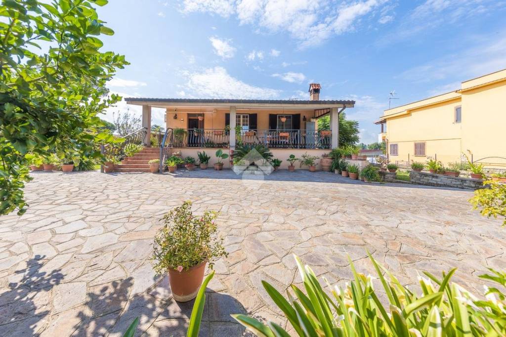 Villa in vendita a Zagarolo via Luigi einaudi, 2