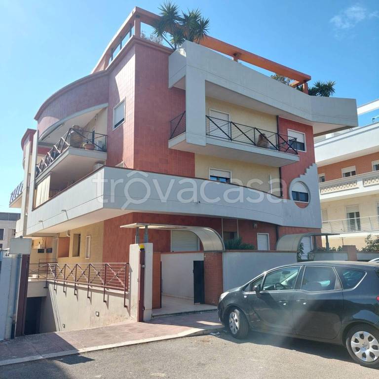 Appartamento in vendita a Grottaglie viale Gianni Rodari, 40
