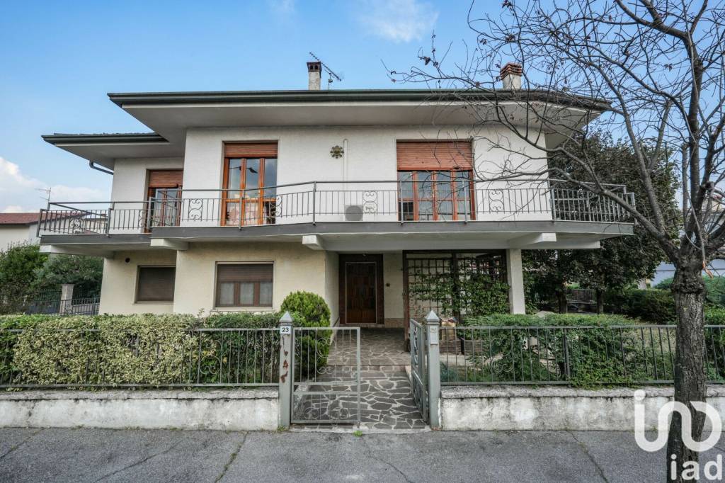 Villa in vendita a Carpenedolo via Papa Giovanni xxiii, 23