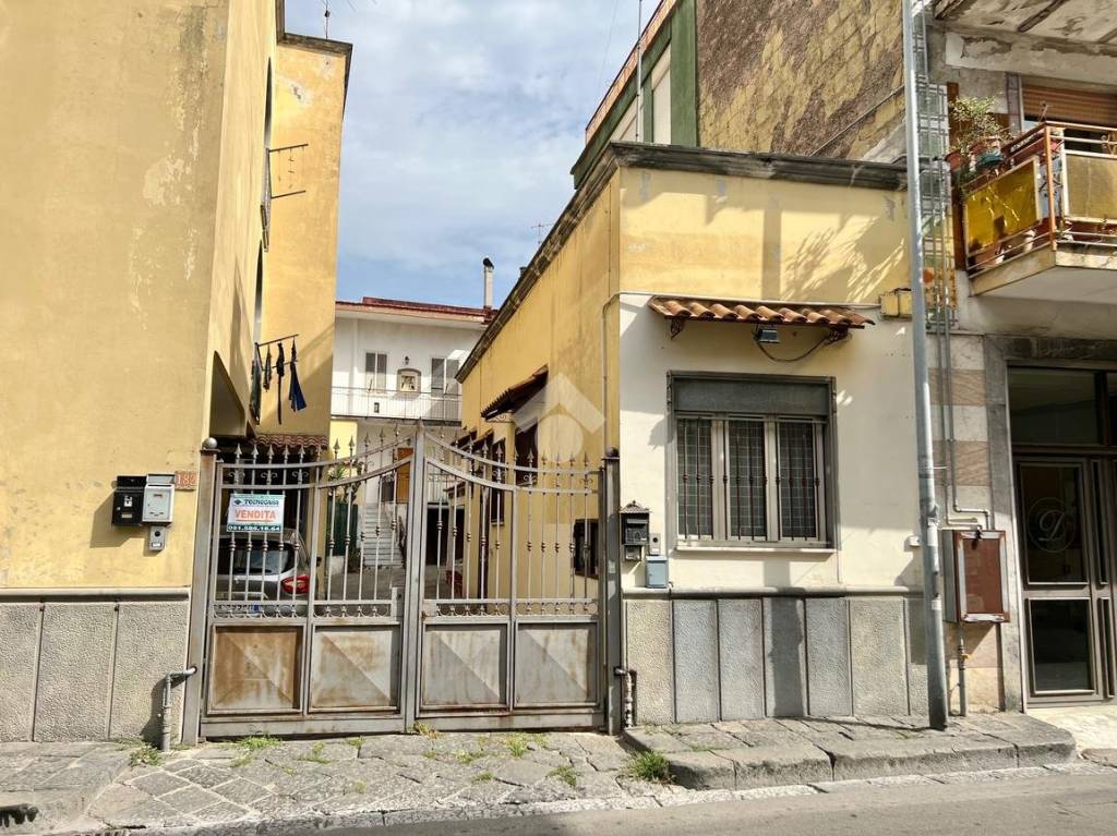Appartamento in vendita a Calvizzano via Conte Mirabelli, 182