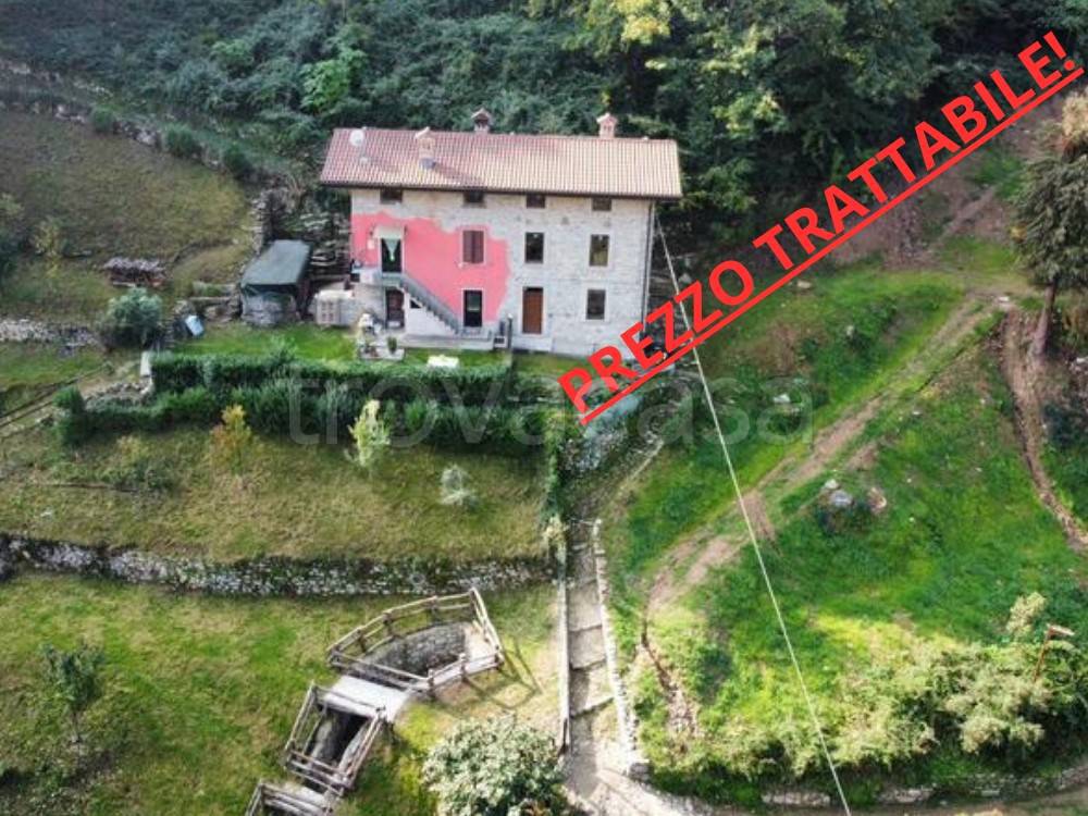 Casa Indipendente in vendita a Villa d'Almè via Ca' Moia