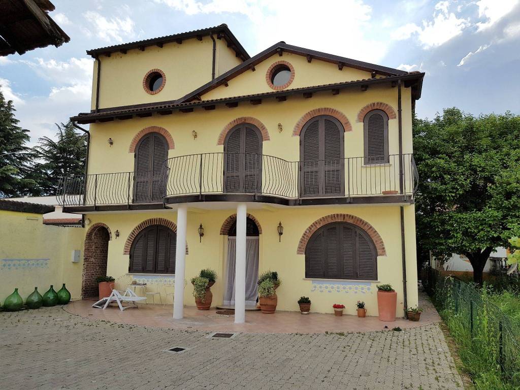 Villa in in vendita da privato a Novara via Novara